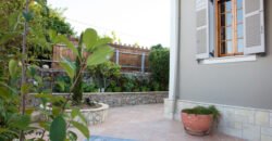 Stunning villa for sale in Metaxata
