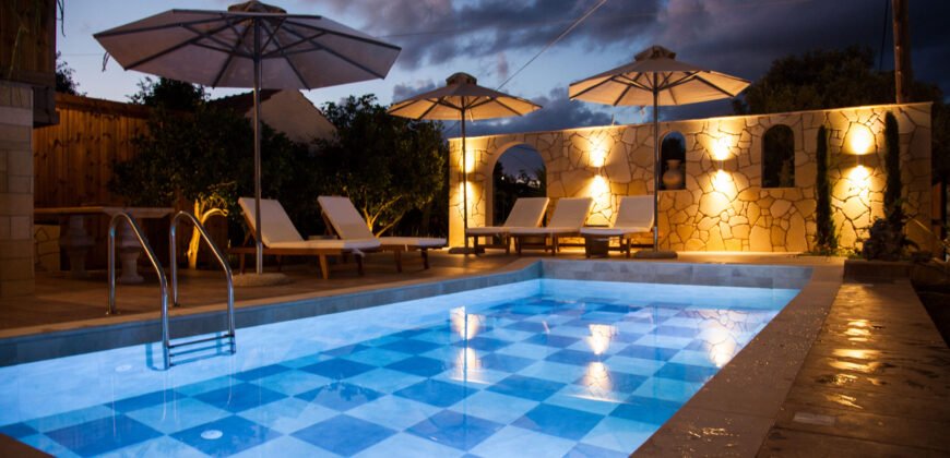 Stunning villa for sale in Metaxata